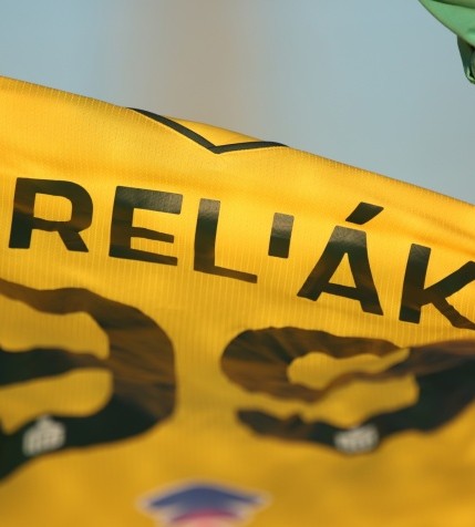 Nowy kontrakt Adama Zrela’aka